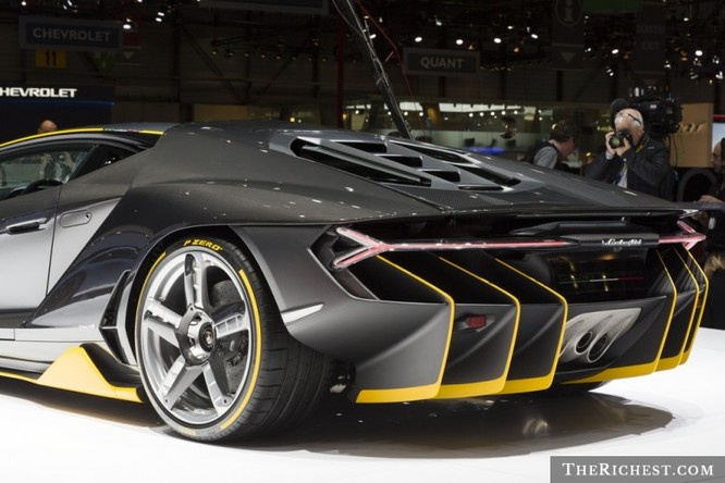 Ngắm siêu xe Lamborghini Centenario giá hơn 42 tỷ đồng ảnh 10
