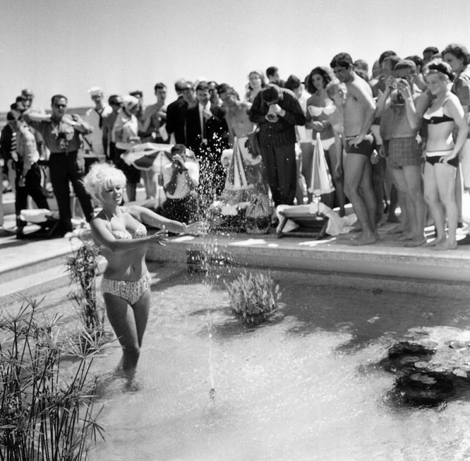 Nữ diễn viên Jayne Mansfield, 1964