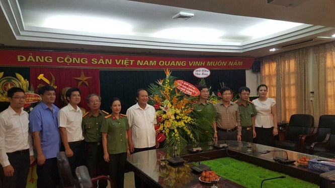 Sôi nổi nhiều hoạt động kỷ niệm ngày truyền thống ngành TT&TT ảnh 1