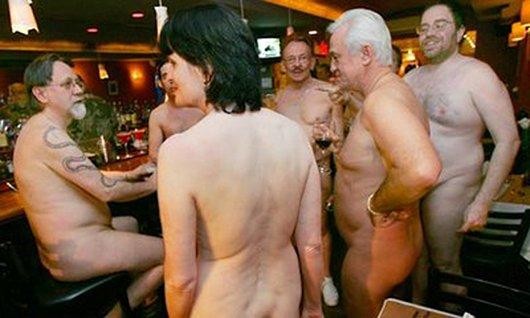 Nhà hàng khỏa thân đầu tiên ở Nhật cấm khách già và béo ảnh 2