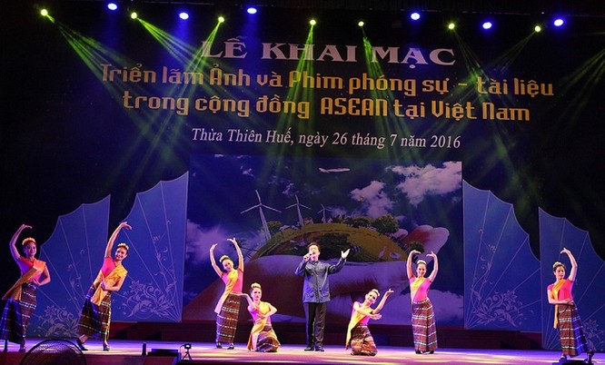 Rực rỡ triển lãm ảnh, phim phóng sự và tài liệu trong Cộng đồng ASEAN 2016 ảnh 17