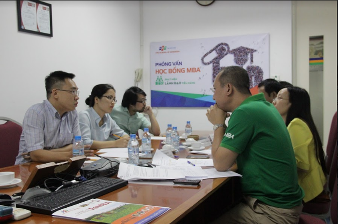 Á hậu Thụy Vân băn khoăn chọn “người đàn ông của cuộc đời“ ảnh 1