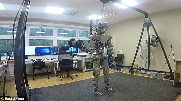 Choáng với các Robot Nga chuẩn bị chinh phục mặt trăng ảnh 1