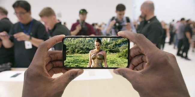 Tại sao bạn nên chọn iPhone X thay vì iPhone 8? ảnh 7