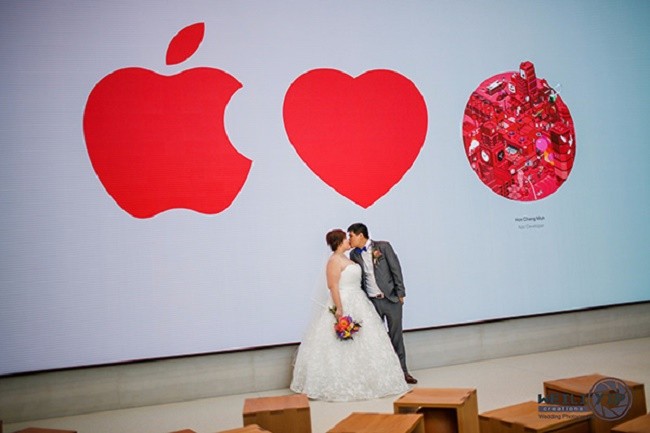 Cặp đôi Singapore chụp ảnh cưới tại Apple Store ảnh 2