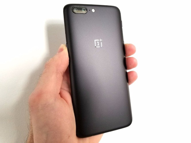 Điện thoại "trong mơ" kết hợp từ 8 smartphone khác nhau ảnh 13