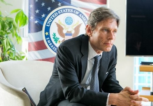 Ông Tom Malinowski.