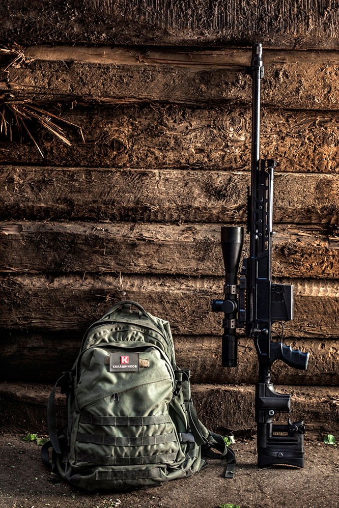 Cảm nhận sẽ có tiền, Kalashnikov bắt đầu bước chân vào thị trường thời trang ảnh 2