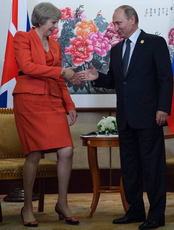 Thủ tướng Anh Theresa May muốn đối thoại thẳng thắn với Nga ảnh 1