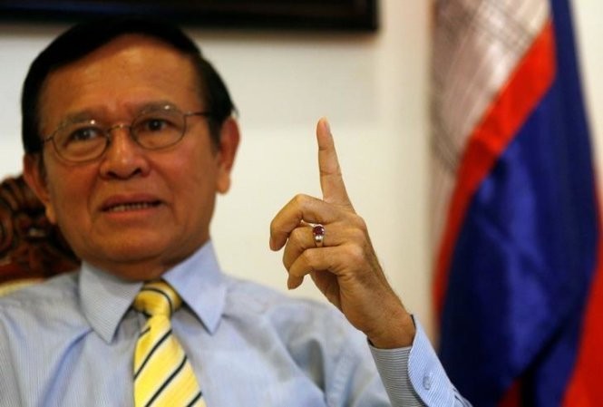 Ông Kem Sokha - người đang bị chính quyền đòi bắt - Ảnh: Reuters