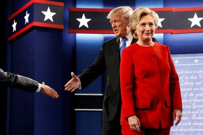 "Đấu khẩu” giữa Hillary Clinton và Donald Trump: Cơ hội làm Tổng thống Mỹ của ông Trump đã giảm ảnh 16