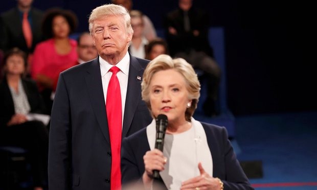 Donald Trump cũng “dính đòn” nặng của FBI, chưa chắc đã lung lay nổi Hillary Clinton ảnh 1