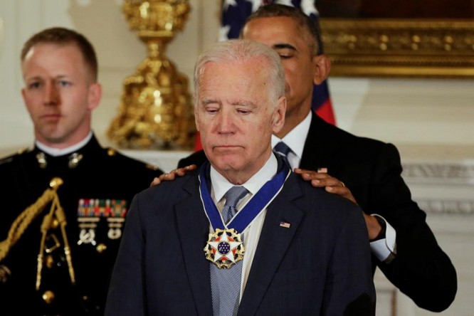 Phó Tổng thống Joe Biden được Tổng thống Obama trao tặng Huân chương