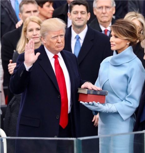 Bà Melania Trump viết nội dung đầu tiên trên Tweeter với tư cách Đệ nhất phu nhân ảnh 1