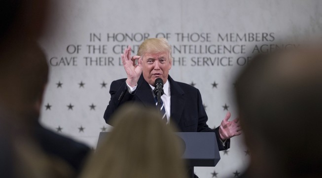 Cựu giám đốc CIA John Brennan trách ông Trump: Nên xấu hổ về bản thân ảnh 1