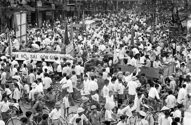 Những bức ảnh chân thực về đại thắng năm 1975 ảnh 13