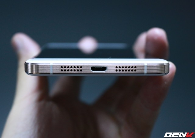 Cận cảnh OnePlus X vàng hồng đẹp như tranh vẽ đầu tiên trên thế giới ảnh 2