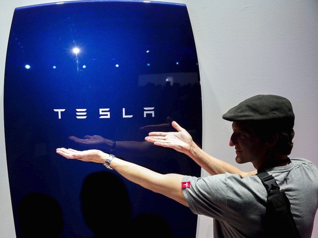 Powerwall 2.0 sẽ thay đổi cuộc sống từng gia đình của Tesla ảnh 1