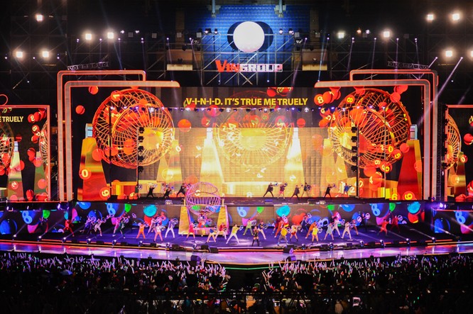 Đại hỷ Xuân 2017 – show kỷ lục “thổi bay” giá rét ảnh 1