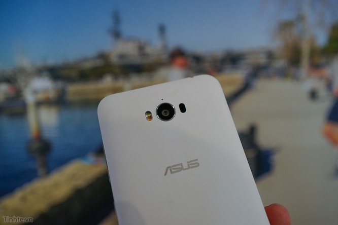 Trên tay Asus Zenfone Max: điện thoại kiêm pin di động giá 4.5 triệu đồng ảnh 10