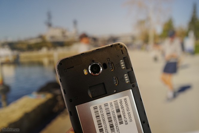 Trên tay Asus Zenfone Max: điện thoại kiêm pin di động giá 4.5 triệu đồng ảnh 14