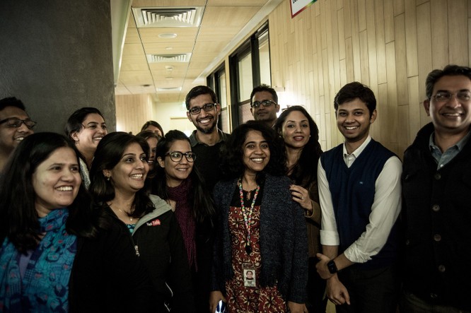 CEO Sundar Pichai: tuổi thơ, mục tiêu mang Internet cho tất cả mọi người, giúp phụ nữ online... ảnh 2