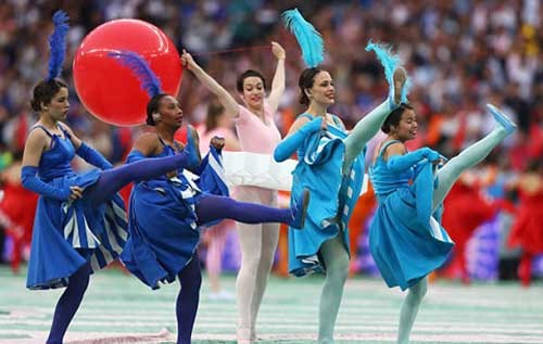 Lễ khai mạc EURO 2016 ngắn ngọn, ngập tràn màu sắc và âm thanh ảnh 18