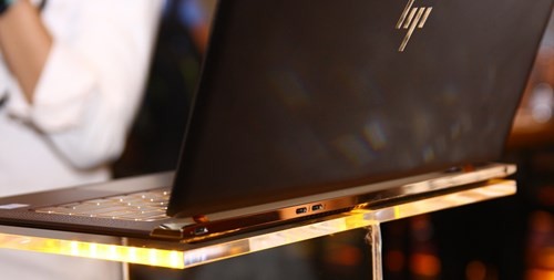 Laptop siêu mỏng HP Spectre giá 42,99 triệu đồng ảnh 4