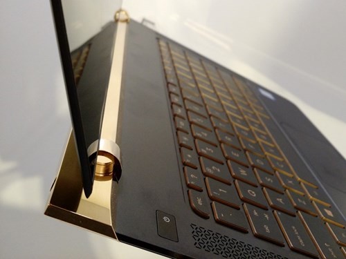 Laptop siêu mỏng HP Spectre giá 42,99 triệu đồng ảnh 5