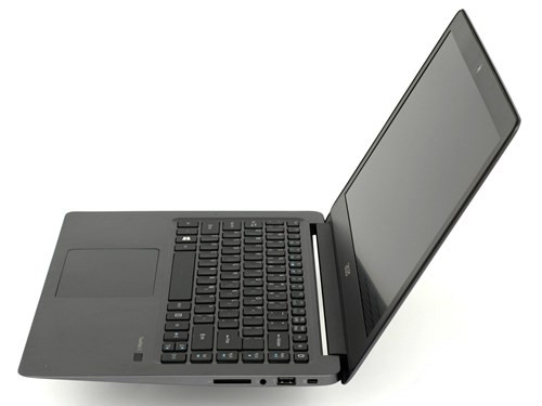 Cận cảnh laptop siêu di động Acer TravelMate X349 ảnh 2