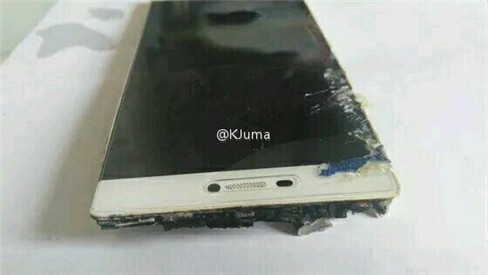 Sau Galaxy Note 7, đến lượt Huawei P8 phát hỏa ảnh 4