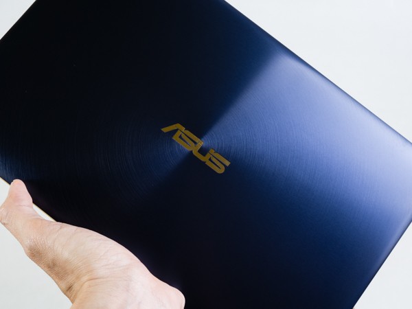 Cận cảnh laptop siêu mỏng Asus ZenBook 3 tại Việt Nam ảnh 5