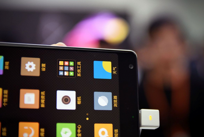 Chạm vuốt Xiaomi Mi MIX - smartphone không viền cực sexy ảnh 3