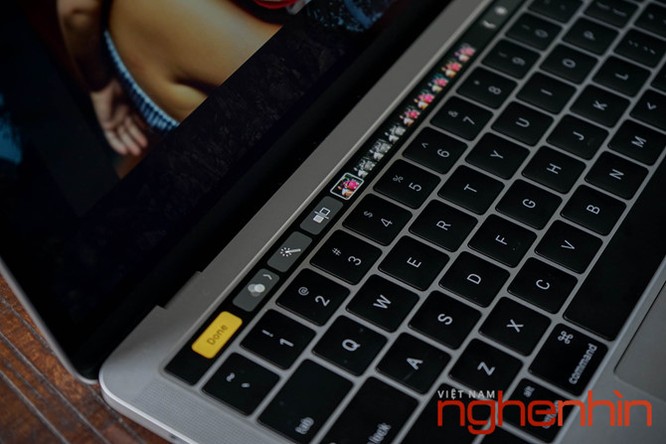 Cận cảnh Macbook Pro 2016 có Touch Bar vừa về Việt Nam giá 43 triệu ảnh 5