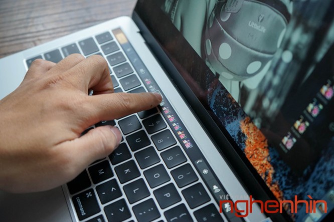 Cận cảnh Macbook Pro 2016 có Touch Bar vừa về Việt Nam giá 43 triệu ảnh 6