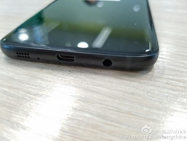 Samsung Galaxy S7 Edge bản đen bóng bất ngờ lộ diện ảnh 3