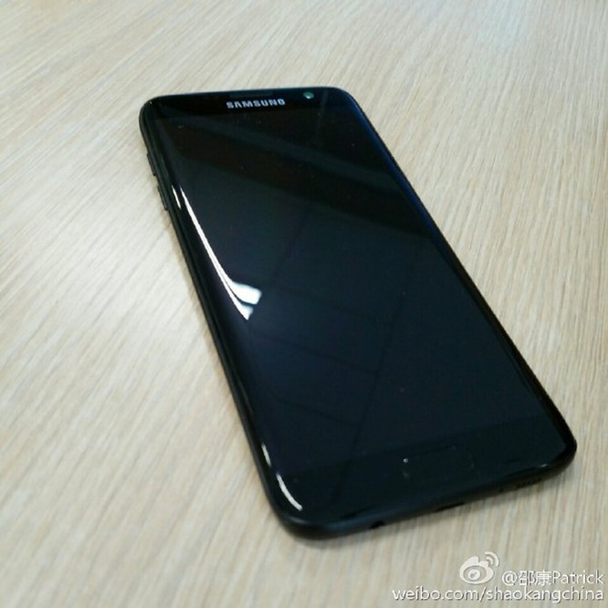 Lộ ảnh thực tế Galaxy S7 edge đen bóng ảnh 5
