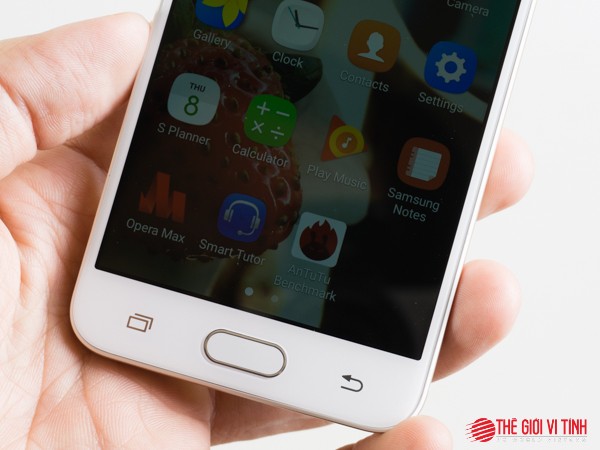 Cận cảnh smartphone Samsung Galaxy J5 Prime ảnh 2