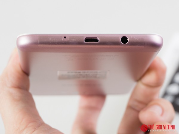 Cận cảnh Samsung Galaxy J7 Prime màu hồng ảnh 10