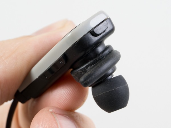Cận cảnh tai nghe Bluetooth Soundmax F2 ảnh 4