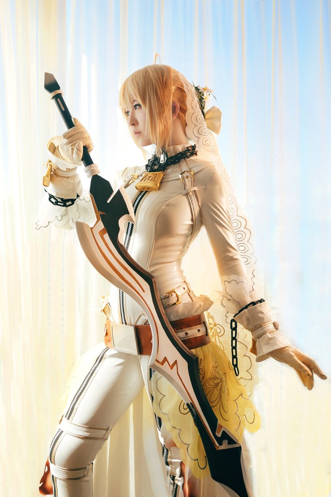 Nóng mắt với cosplay nàng Saber - Nữ kiếm sĩ xinh đẹp nhất trong game Nhật Bản ảnh 2