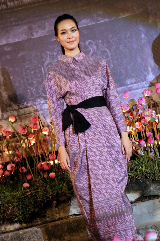Hơn 40 hoa hậu, người mẫu Việt Nam trình diễn trang phục truyền thống ASEAN ảnh 11
