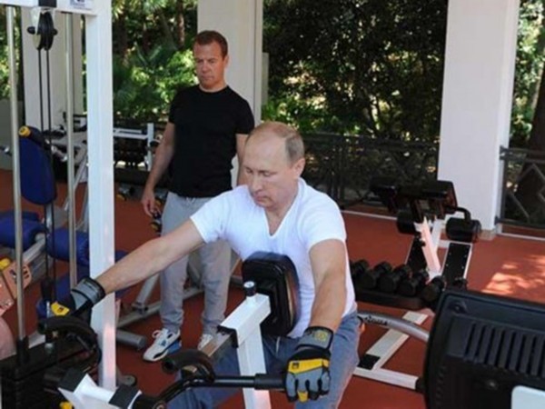 Ông Obama: Tham gia gameshow để “dằn mặt” tổng thống Nga Putin? ảnh 6
