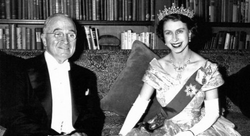 Câu chuyện ít biết về cuộc gặp gỡ giữa nữ hoàng Anh và 12 đời tổng thống Mỹ ảnh 11