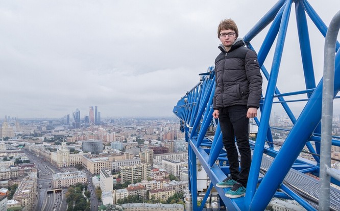 Đứng tim với chùm ảnh chụp từ độ cao 156m của chàng trai người Nga ảnh 12