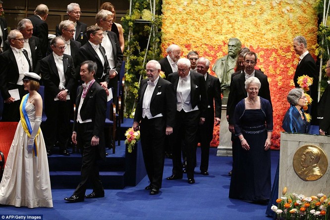 Lộng lẫy tiệc tối Nobel 2015 với 1.300 khách mời siêu VIP ảnh 11