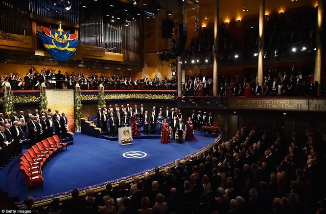 Lộng lẫy tiệc tối Nobel 2015 với 1.300 khách mời siêu VIP ảnh 15