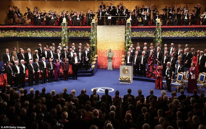 Lộng lẫy tiệc tối Nobel 2015 với 1.300 khách mời siêu VIP ảnh 12