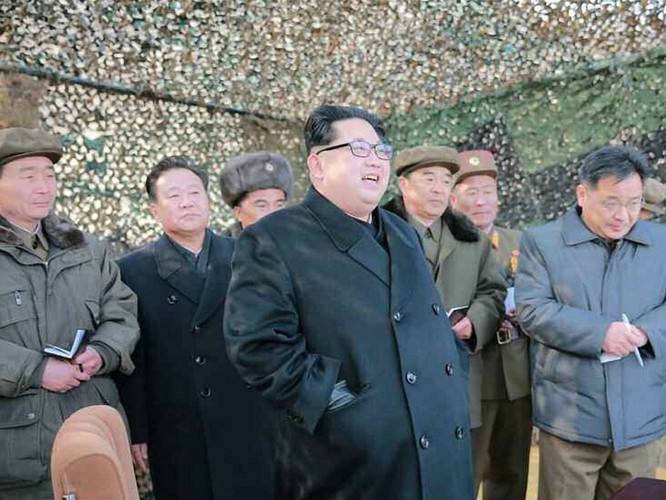 Vì sao Triều Tiên vẫn “sống khỏe” bất chấp trừng phạt, cấm vận? ảnh 2