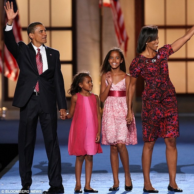 Phong cách thời trang của hai con gái tổng thống Obama sau 8 năm đồng hành cùng cha ảnh 2